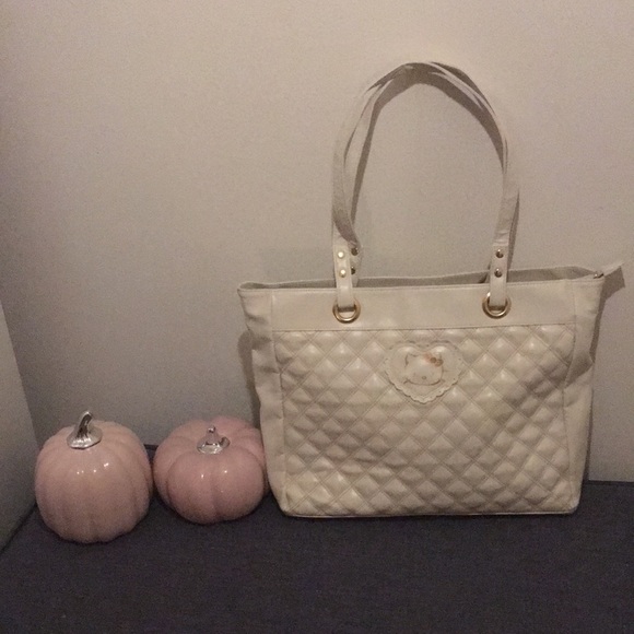Hello Kitty Handbags - Hello kitty quilted purse